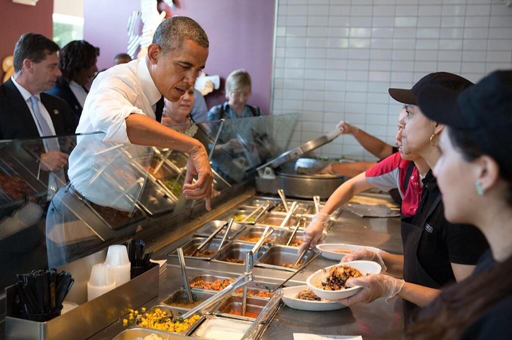 23-obama-chipotle.w529.h352.2x.jpeg