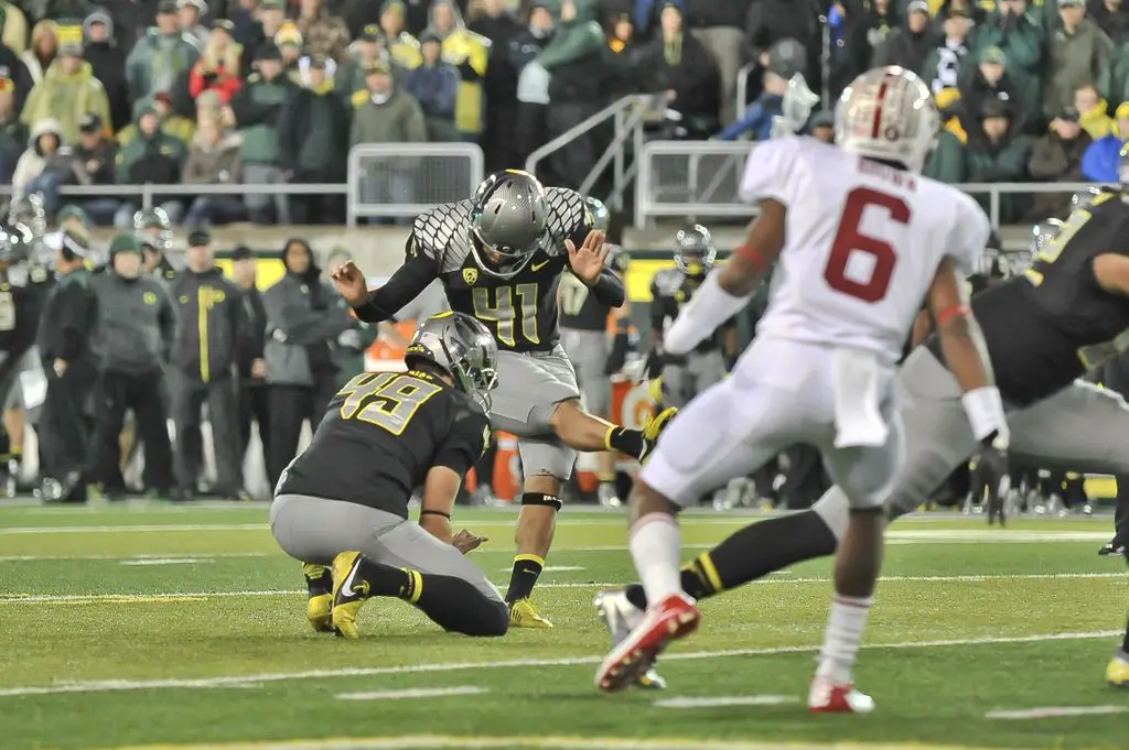 Maldonado-missed-kick-1-Stanford-Cline.jpg