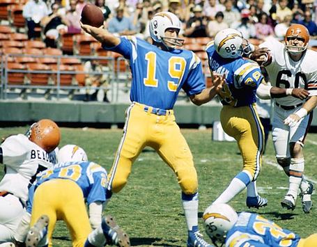 johnny_unitas_chargers_medium.jpg