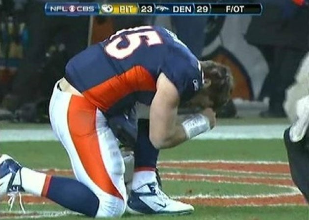 Tim_Tebow_Tebowing_Overtime_Broncos_Win_Steelers.jpg