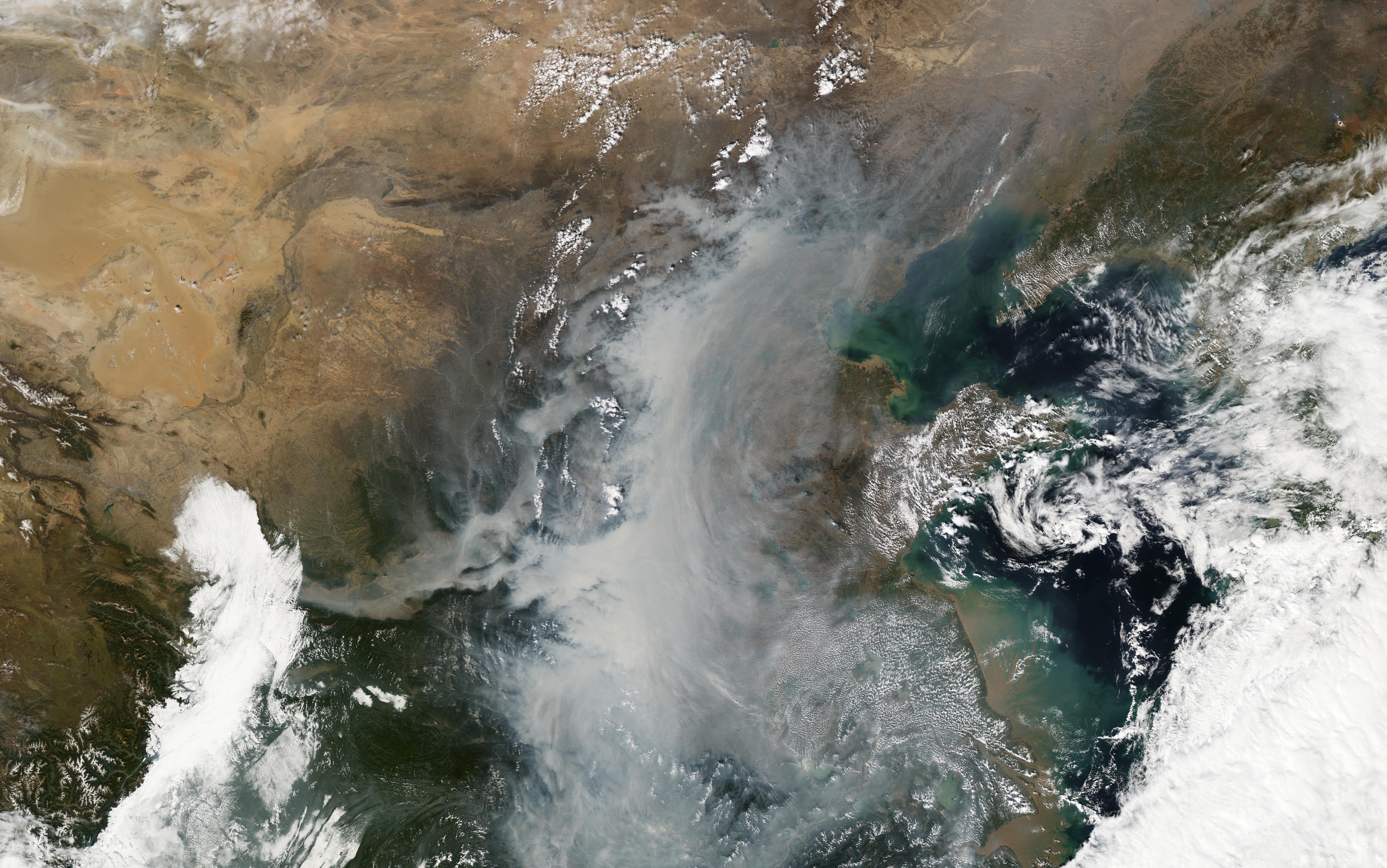 2010_Smog_over_China.jpg