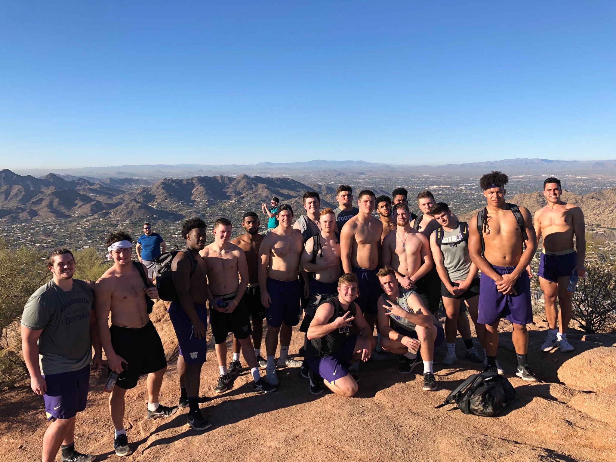 DSQHcLLUMAAc81d.jpg:large