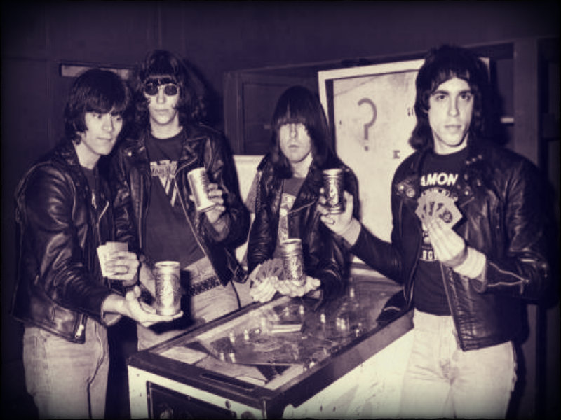 -Ramones-the-ramones-30831042-800-600.jpg
