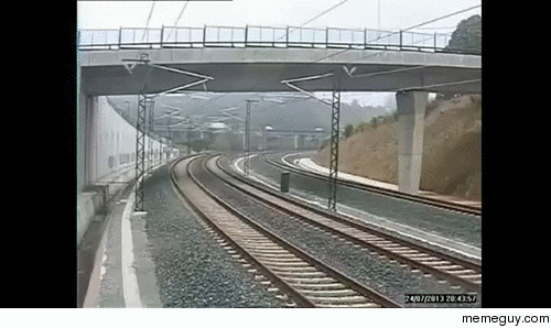 spain-train-crash-27393.gif