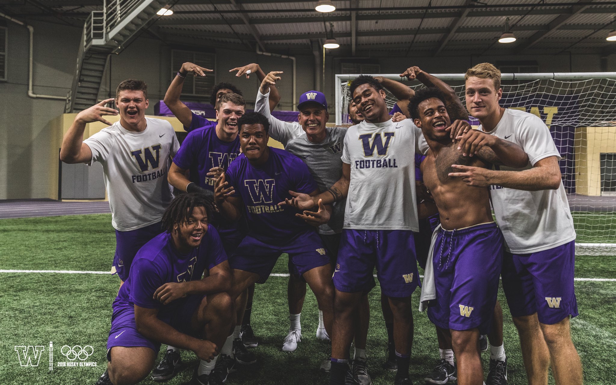 DkgM3U4UcAAxi-b.jpg:large