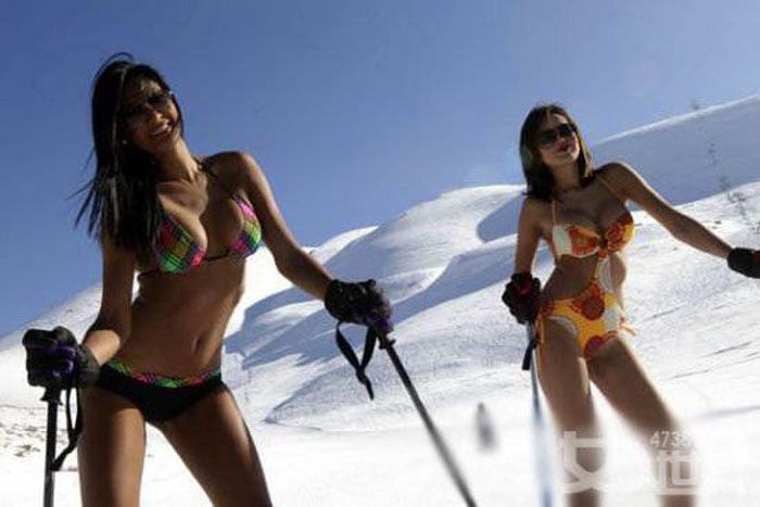 ski_girls_72.jpg