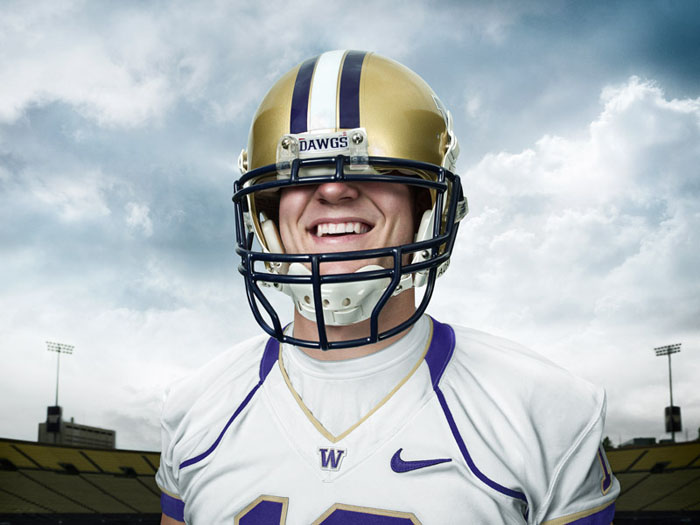 Jake_Locker_Big_Helmet_John_Keatley700.jpg
