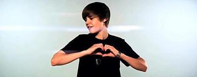 beiber-hand-heart.jpg