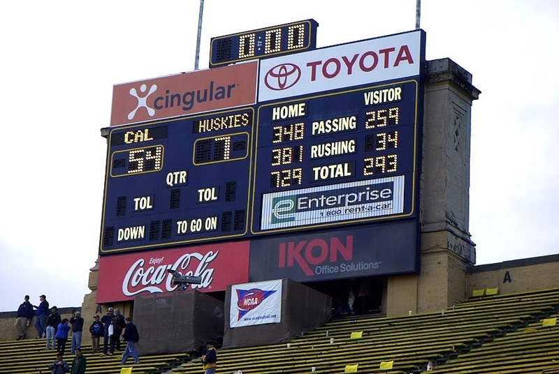cal54uw7scoreboard2003-1.jpg