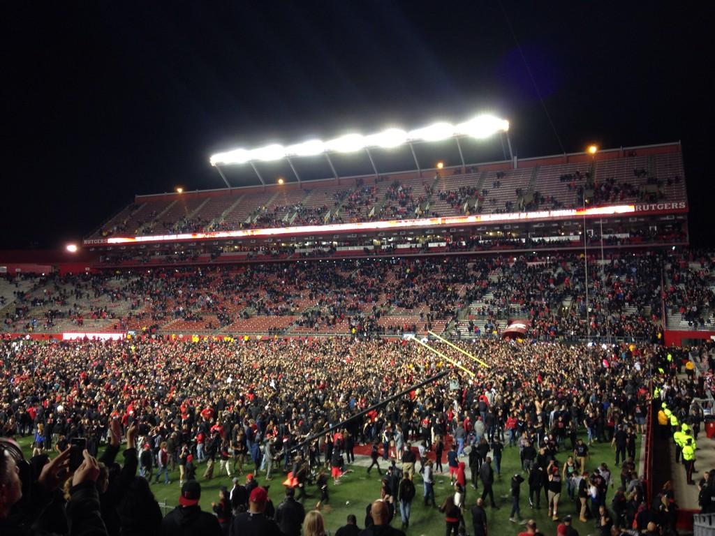 BzJsMZMIcAAtjSf.jpg:large