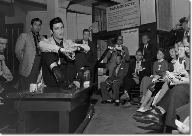 elvis-sept-1-1957-seattle.jpg