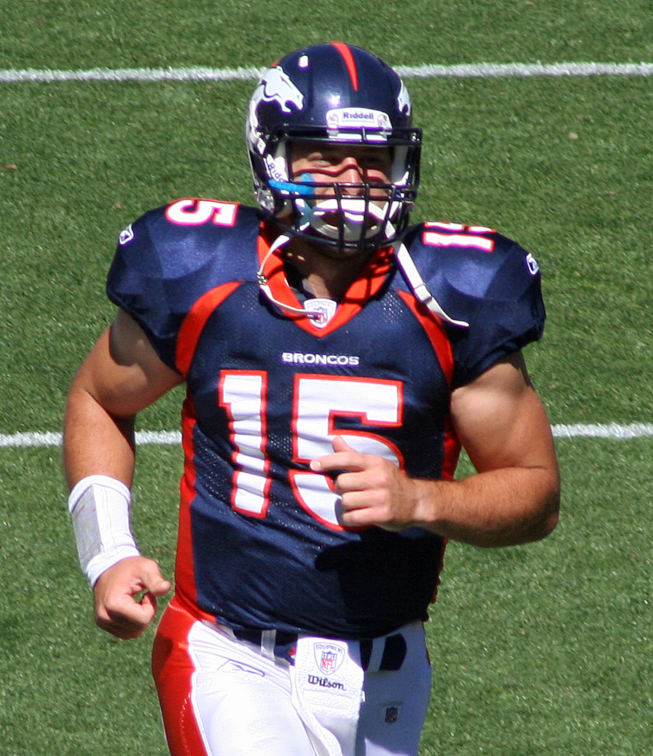 Tim_Tebow_(Broncos).JPG