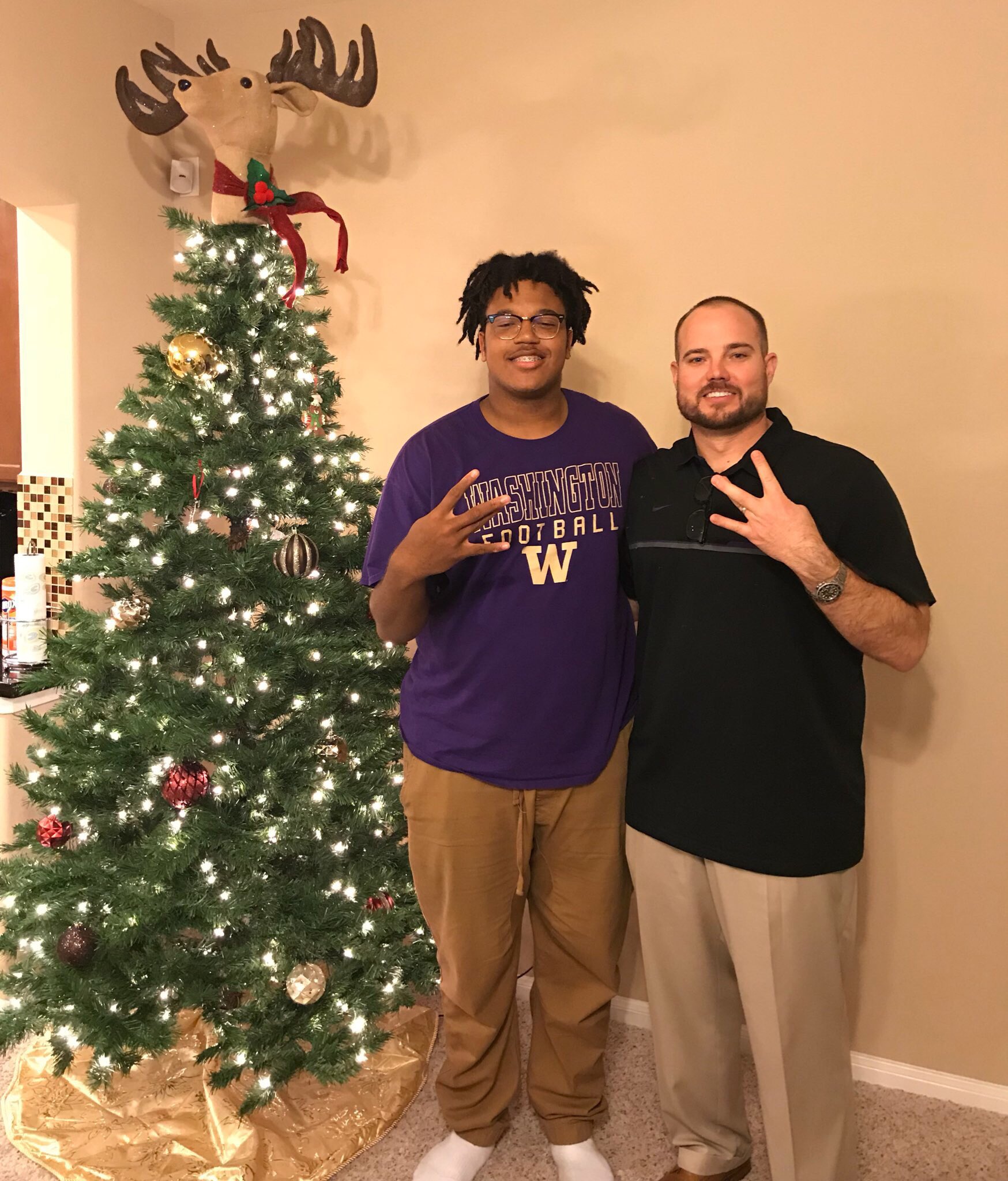 DP2gXp6VQAIkF4D.jpg:large