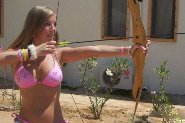 hot_archery_girls_640_05.jpg