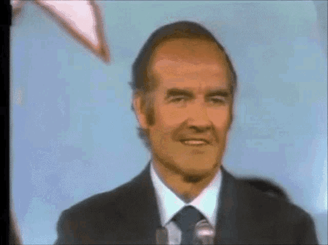 george-mcgovern-1972.gif